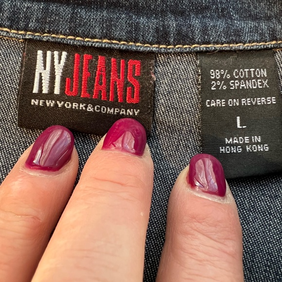 NY Jeans-New York & Co. cute distressed jeans jacket. Size L - Picture 6 of 9